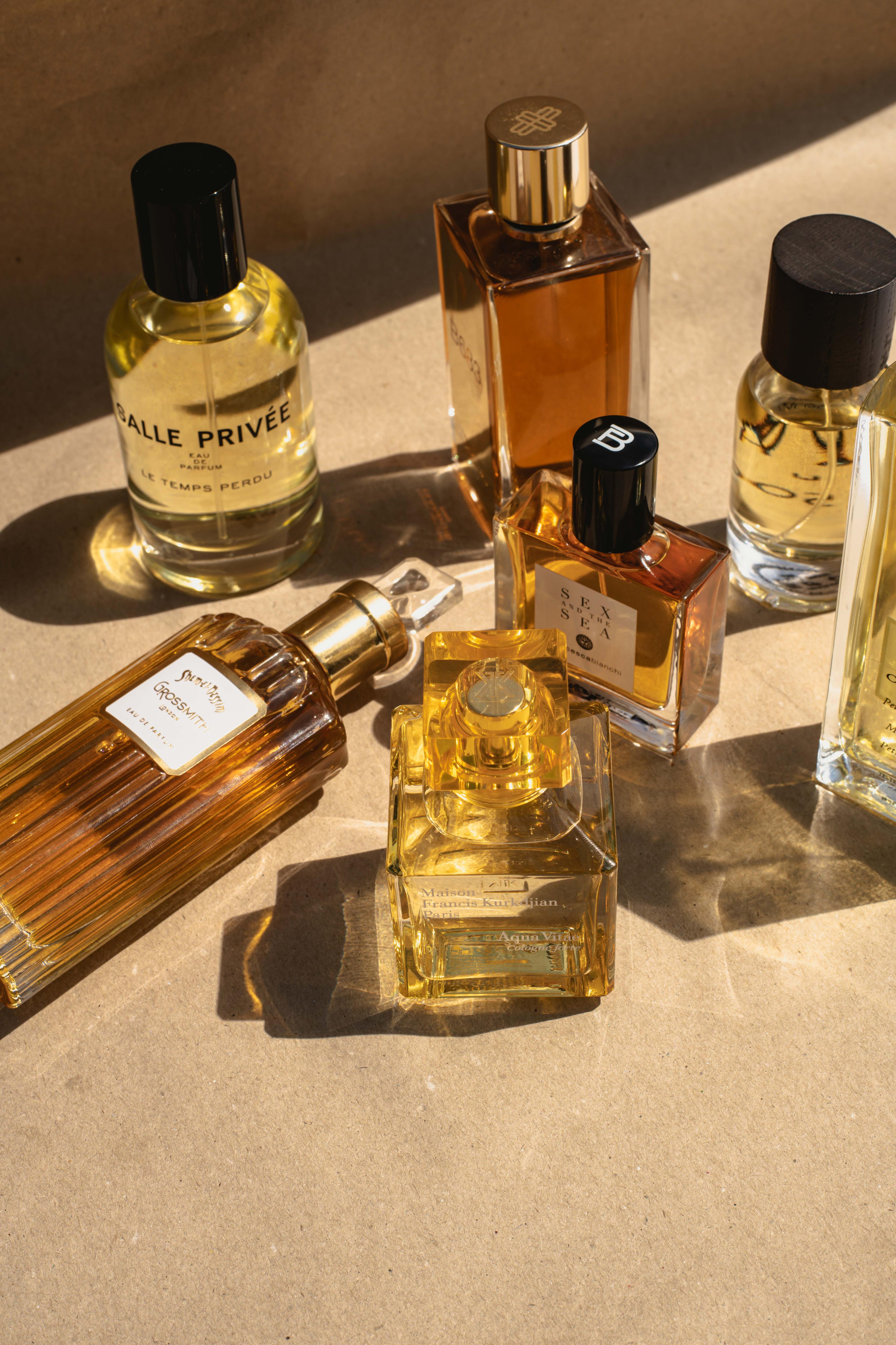 Aesthetic Design Empty Perfume Bottle, Perfume Spray Bottle, for Liquid  Perfume(Transparent, 12) : : Beauty