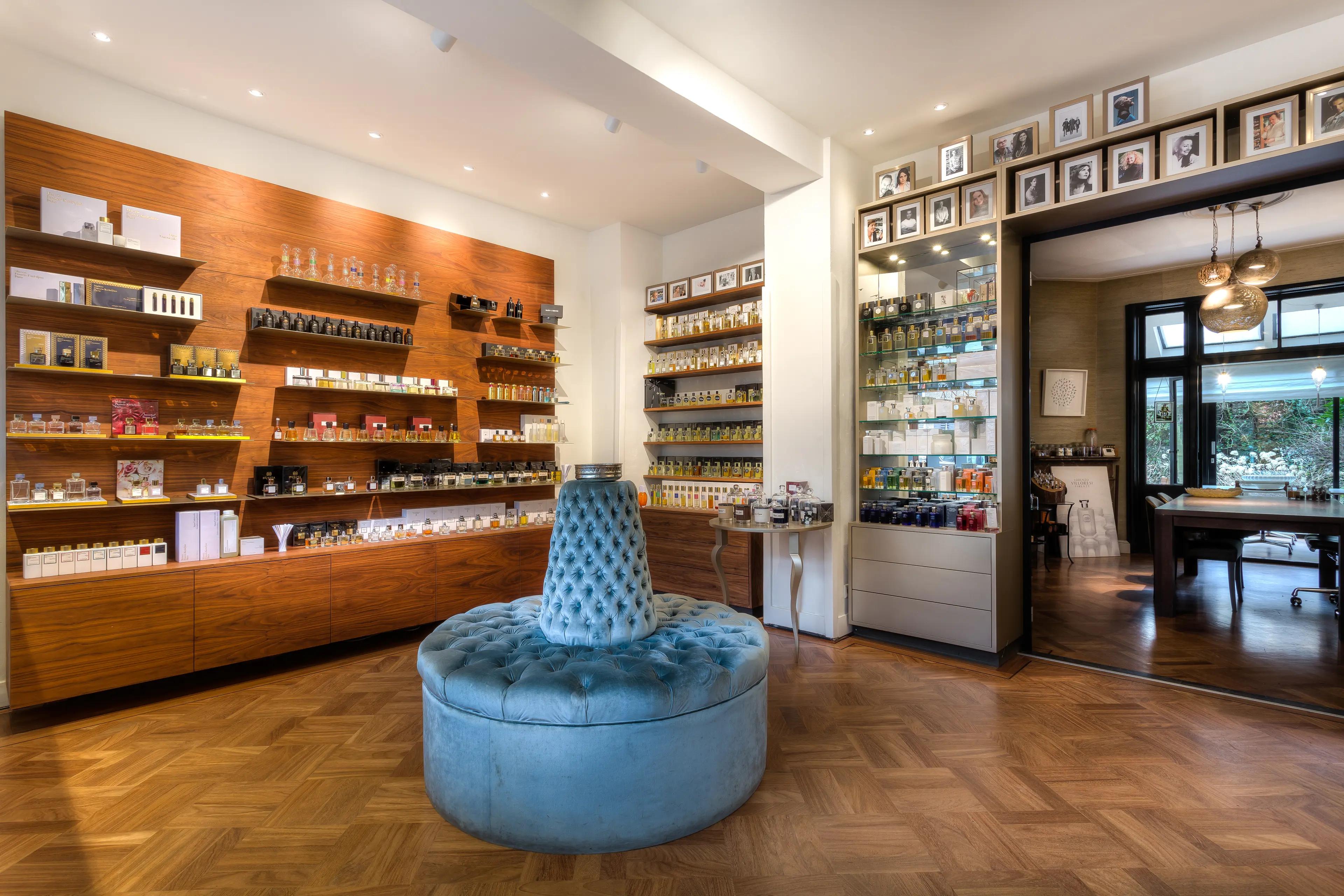 Over Perfume Lounge | Perfume Lounge