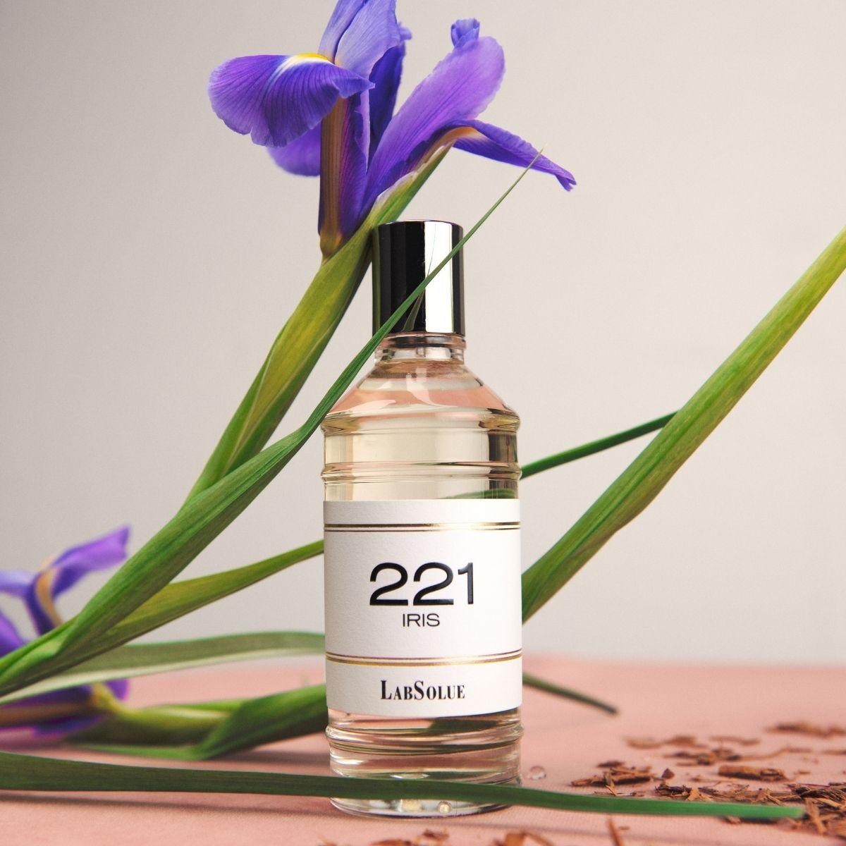 LabSolue – 221 Iris – Perfume Lounge