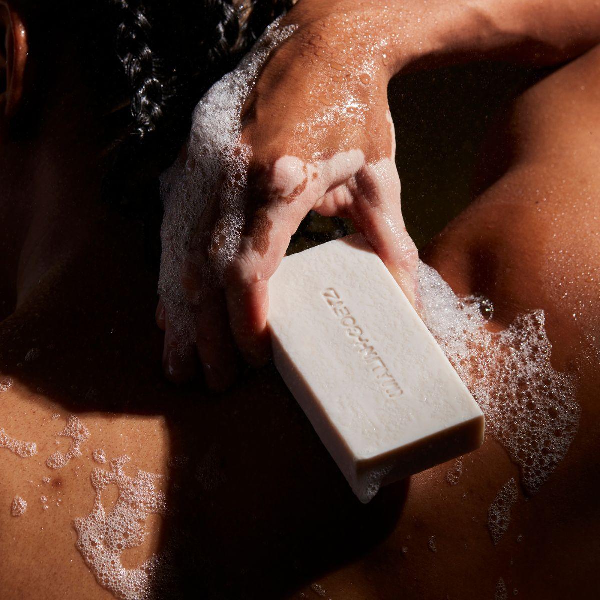 Malin + Goetz - Vitamin b5 hydrating bar dark rum