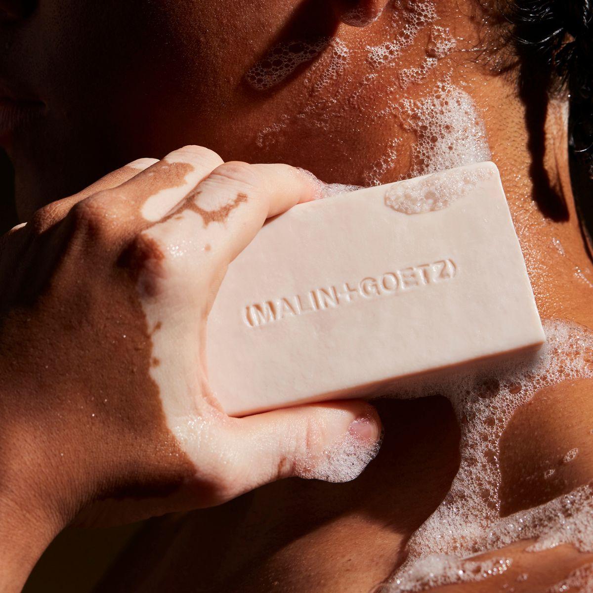 Malin + Goetz - Vitamin b5 hydrating bar strawberry