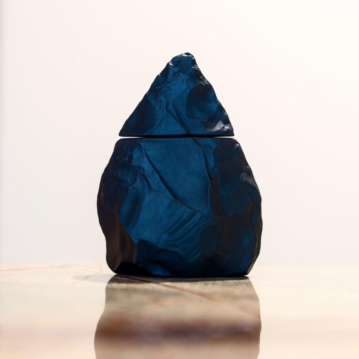 Neandertal – Dark Porcelain