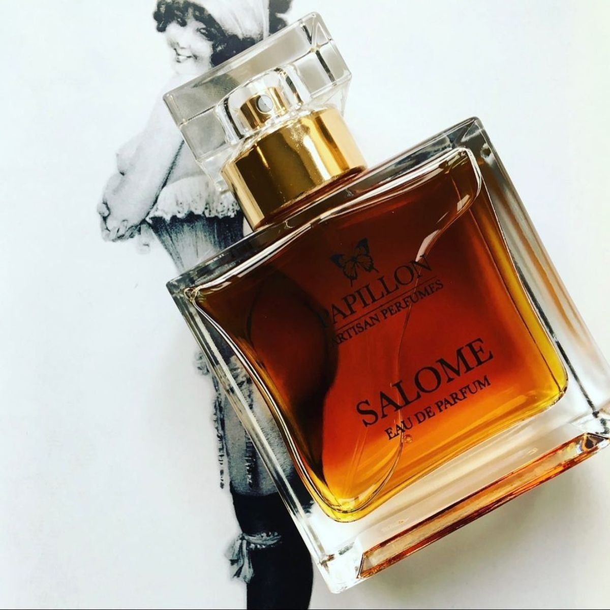 Image of the perfume Salome by the brand Papillon