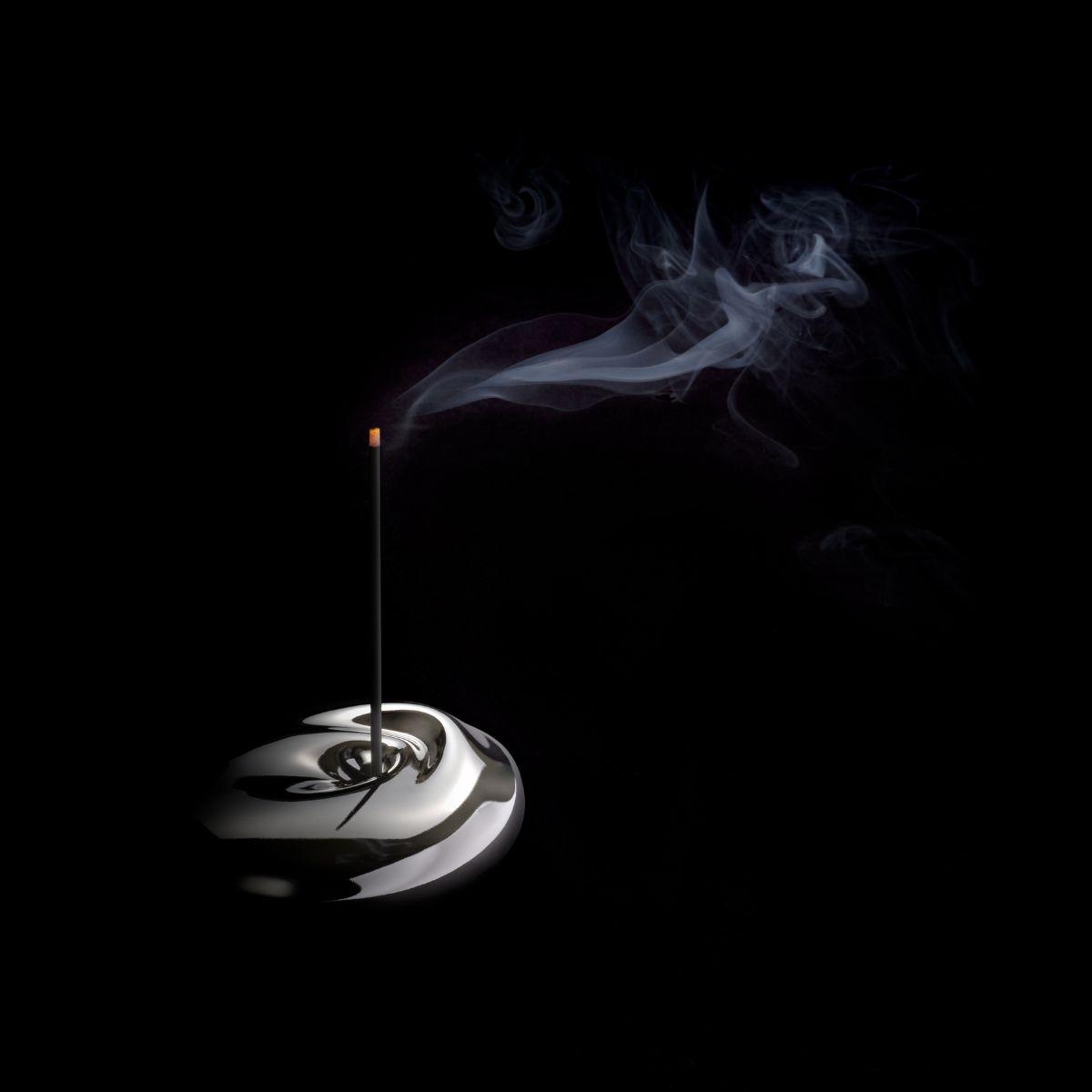 Image of Platinum wave limited edition incense holder by the perfume brand Pigmentarium