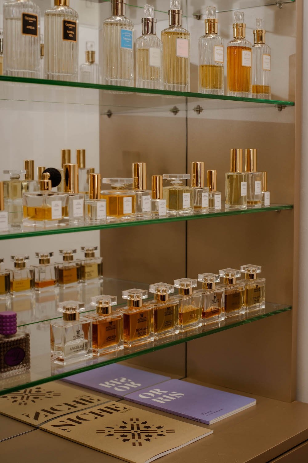 Afbeelding van de winkel Perfume Lounge in Amsterdam